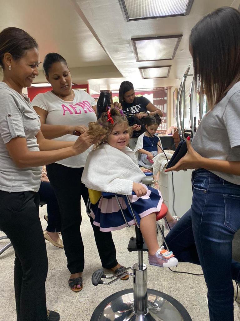 Bebé feliz (salón de belleza estética)