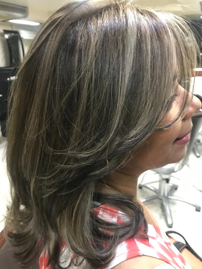 Cliente feliz (salón de belleza estética)