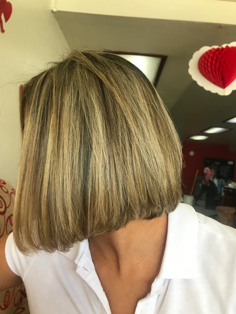 Cliente feliz (salón de belleza estética)